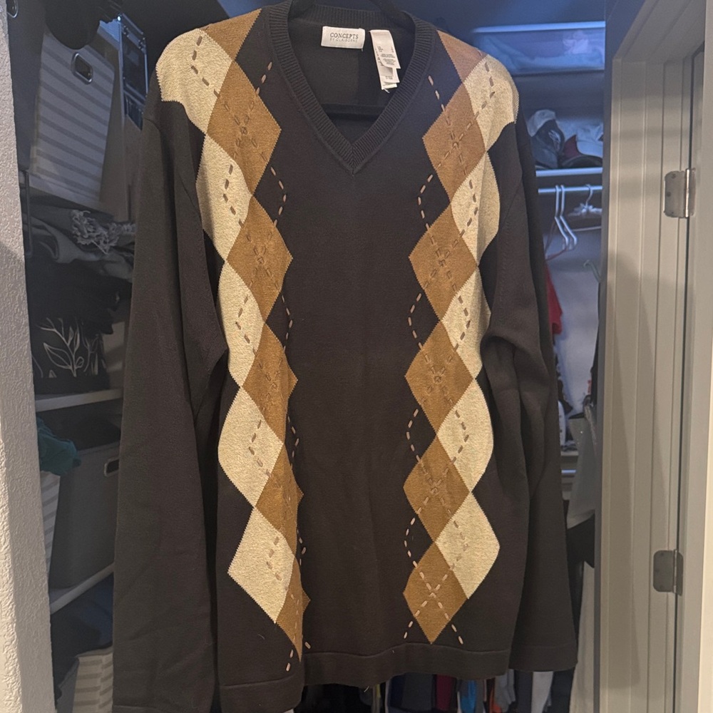 Men's V-Neck Argyle Sweater - Brown and Cream